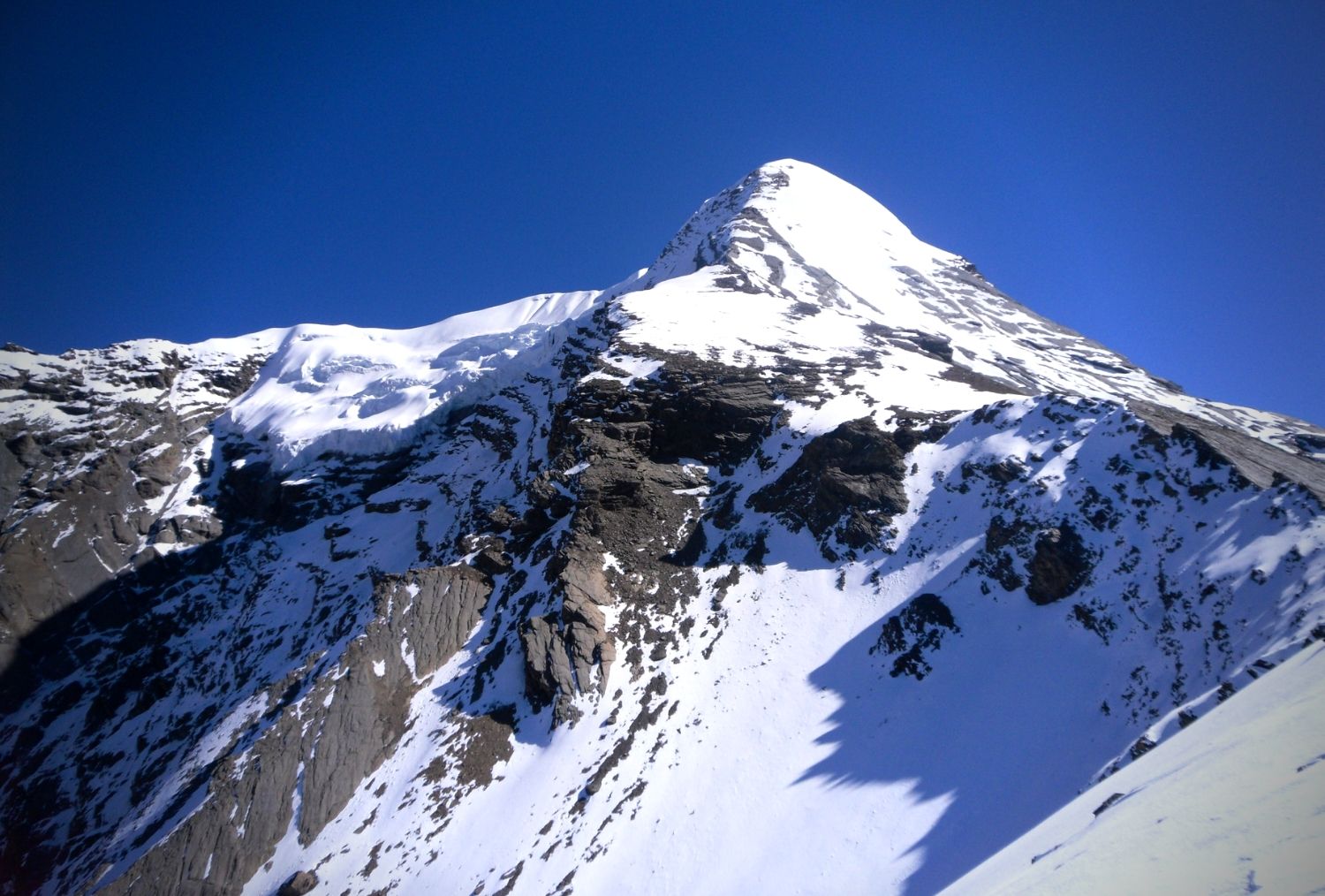 PISANG PEAK